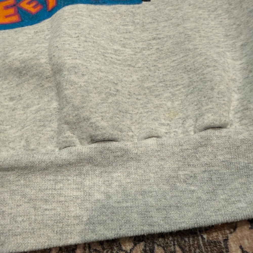 Vintage Disney Eeyore Crewneck Sweatshirt Unisex XL Disneyland‎ Made In USA - Picture 9 of 9